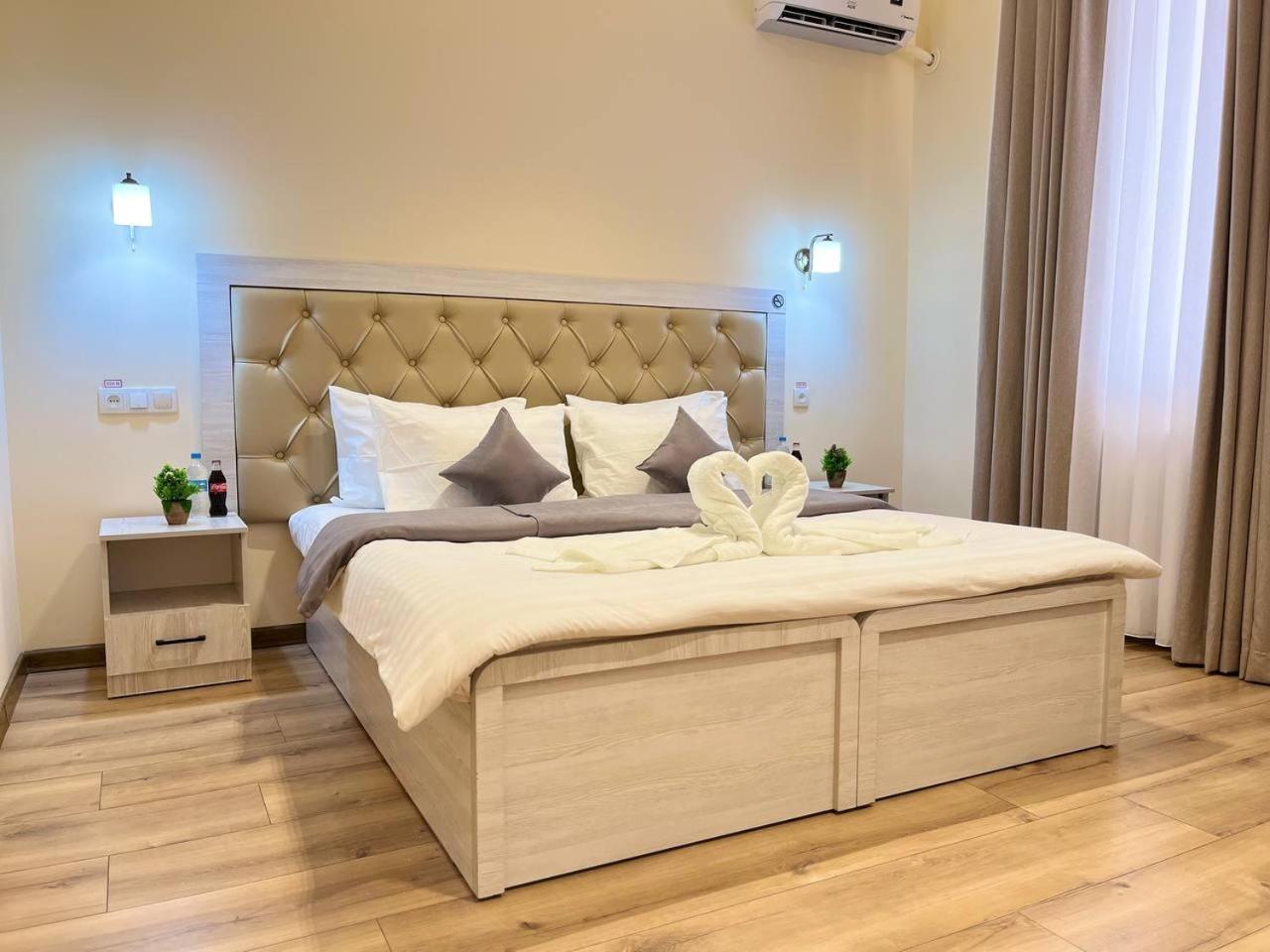 Aks Hotel Tashkent Ngoại thất bức ảnh