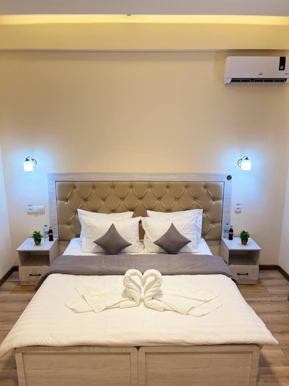 Aks Hotel Tashkent Ngoại thất bức ảnh