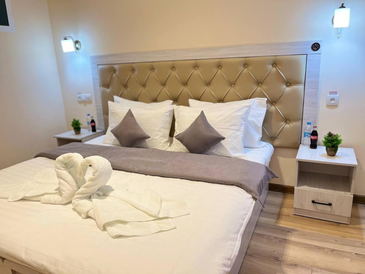 Aks Hotel Tashkent Ngoại thất bức ảnh