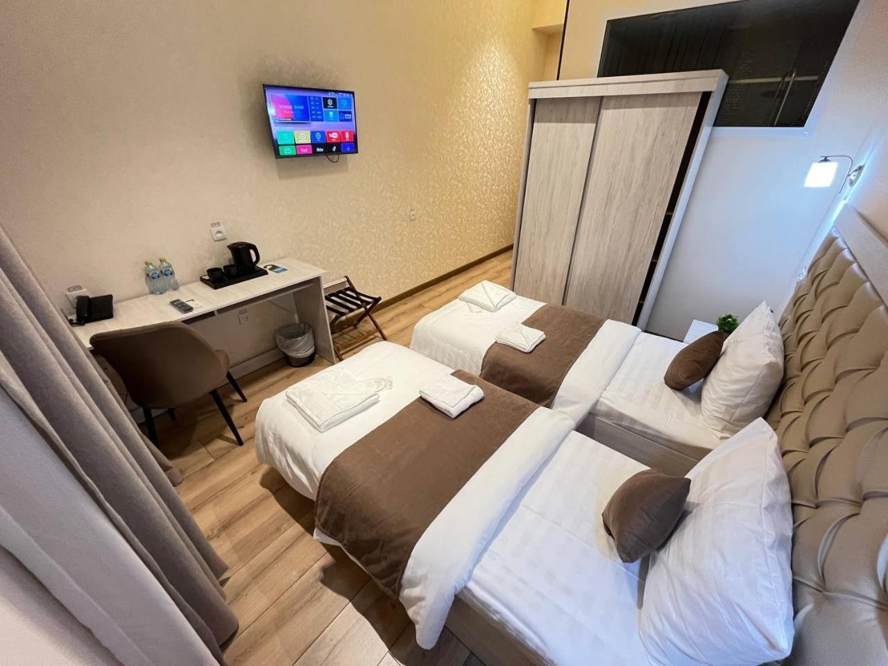 Aks Hotel Tashkent Ngoại thất bức ảnh