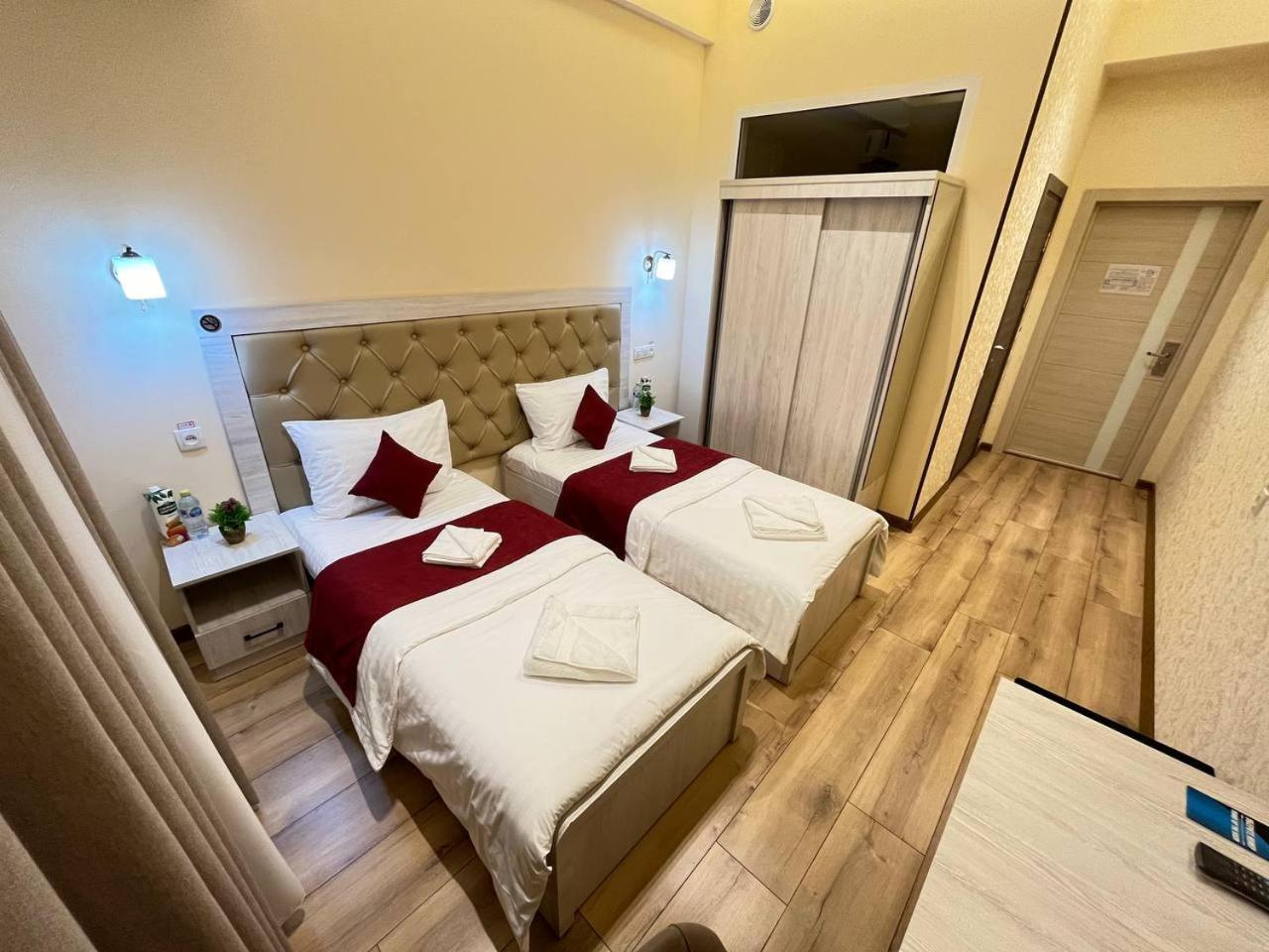 Aks Hotel Tashkent Ngoại thất bức ảnh