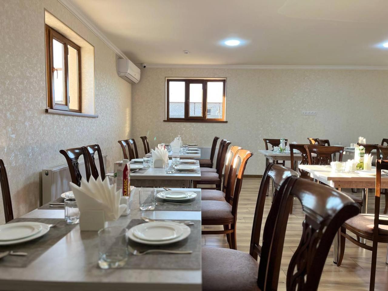 Aks Hotel Tashkent Ngoại thất bức ảnh