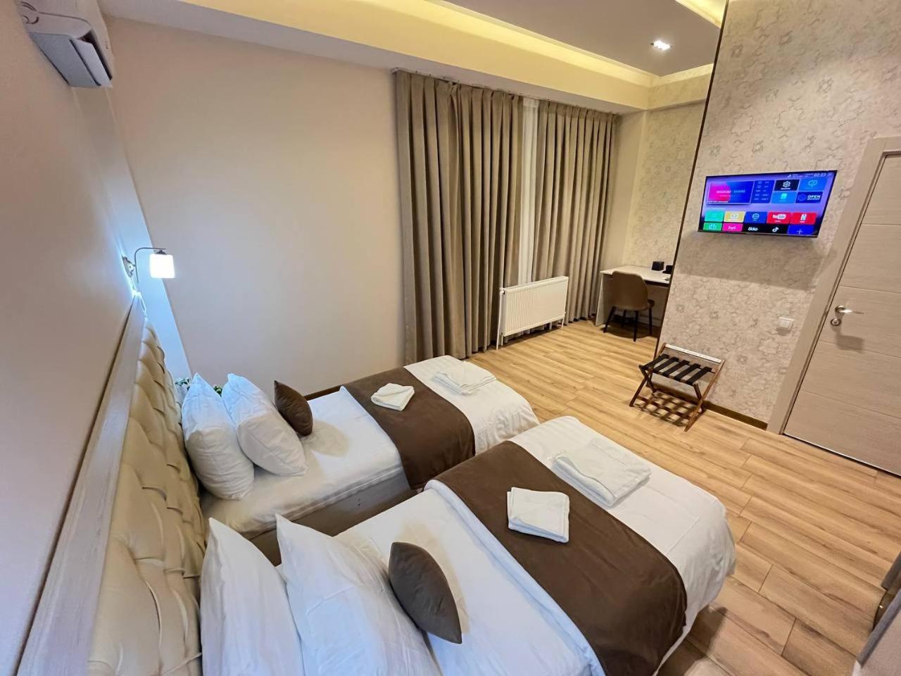 Aks Hotel Tashkent Ngoại thất bức ảnh