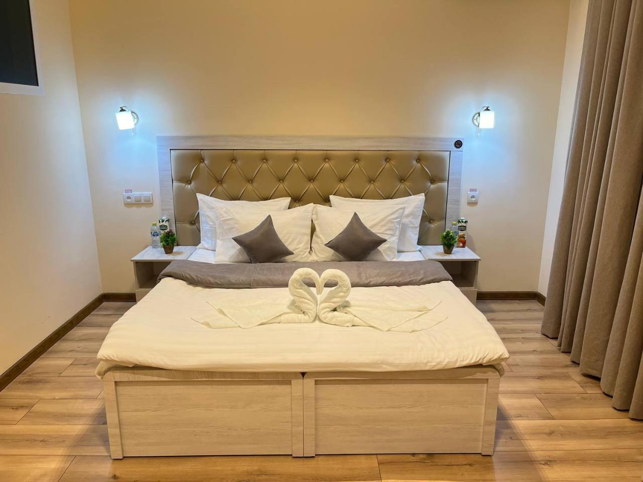 Aks Hotel Tashkent Ngoại thất bức ảnh